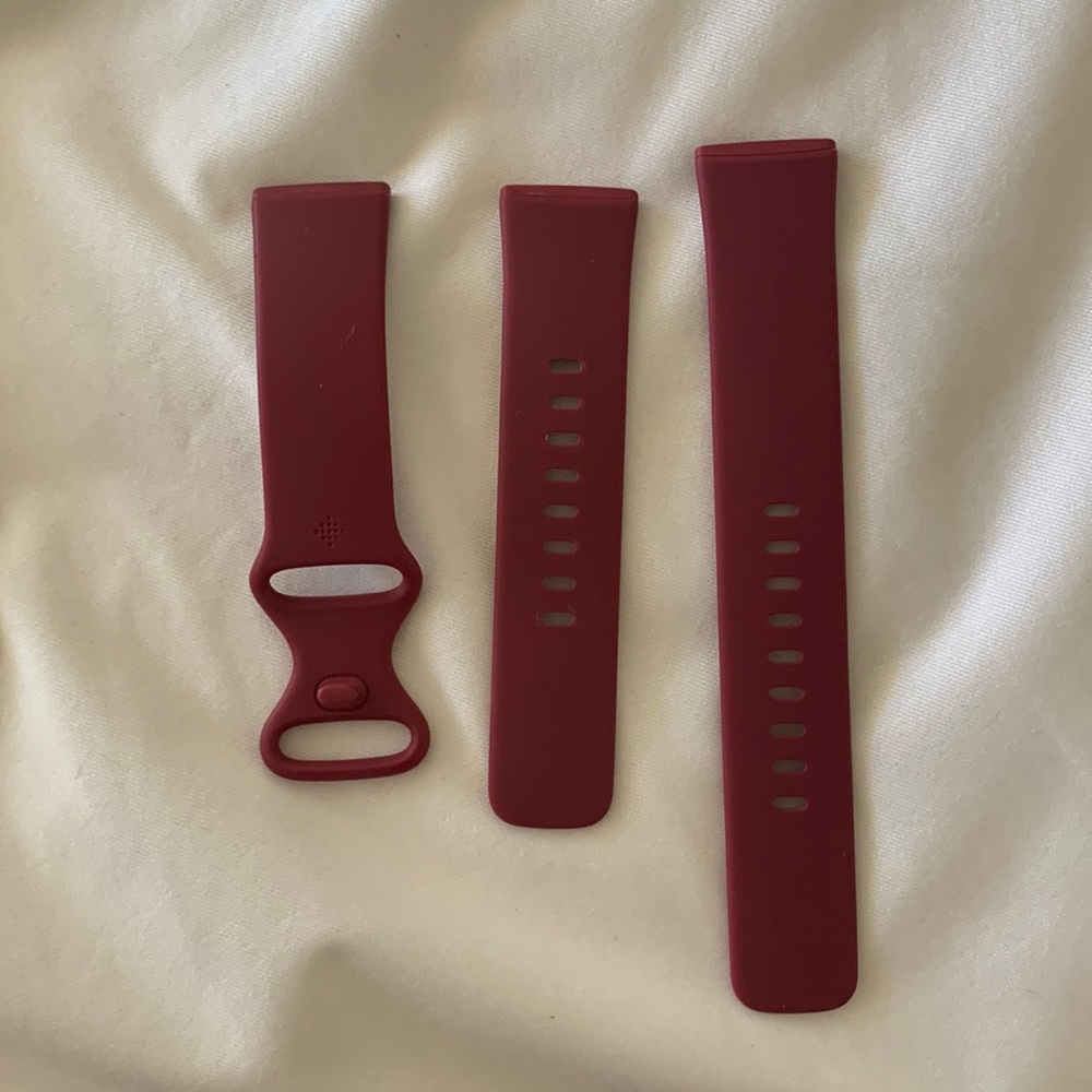 Fitbit versa 4 attach, small + large included